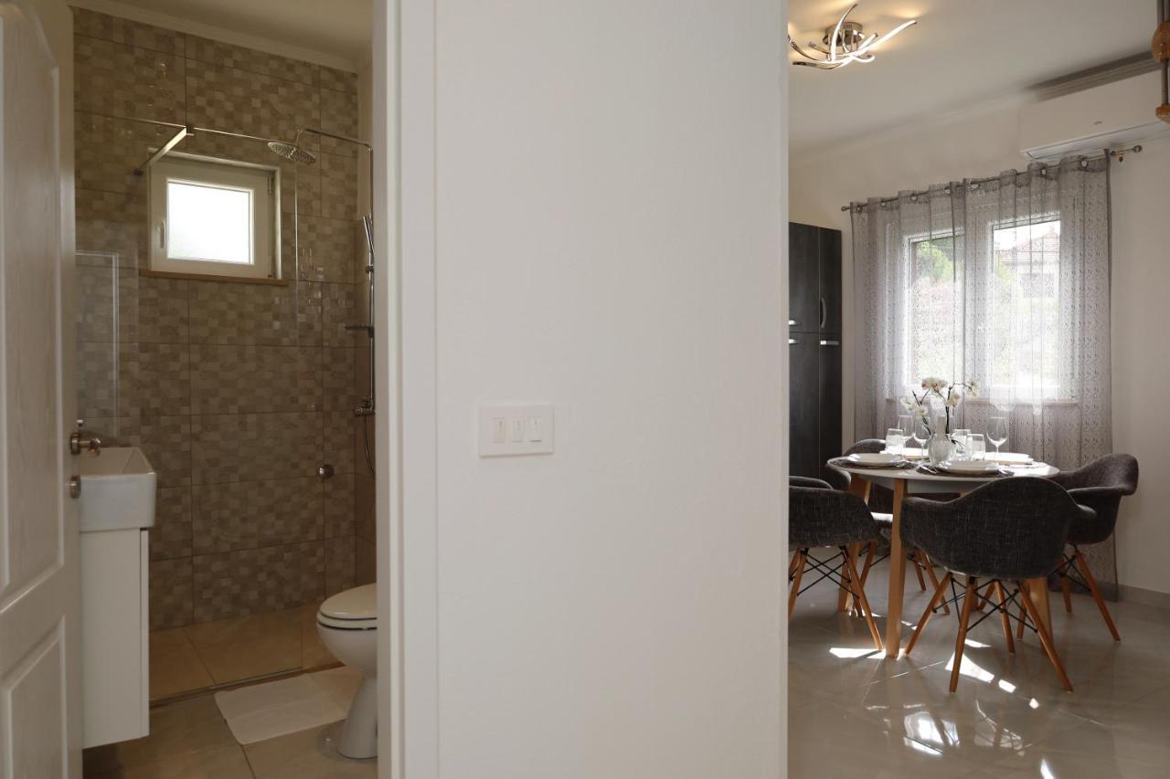 Holiday House Nono Sumartin Exterior foto